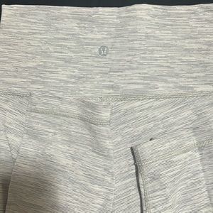 Lulu lemon leggings white/grey heathered. Size 2-4 only worn a few times!
